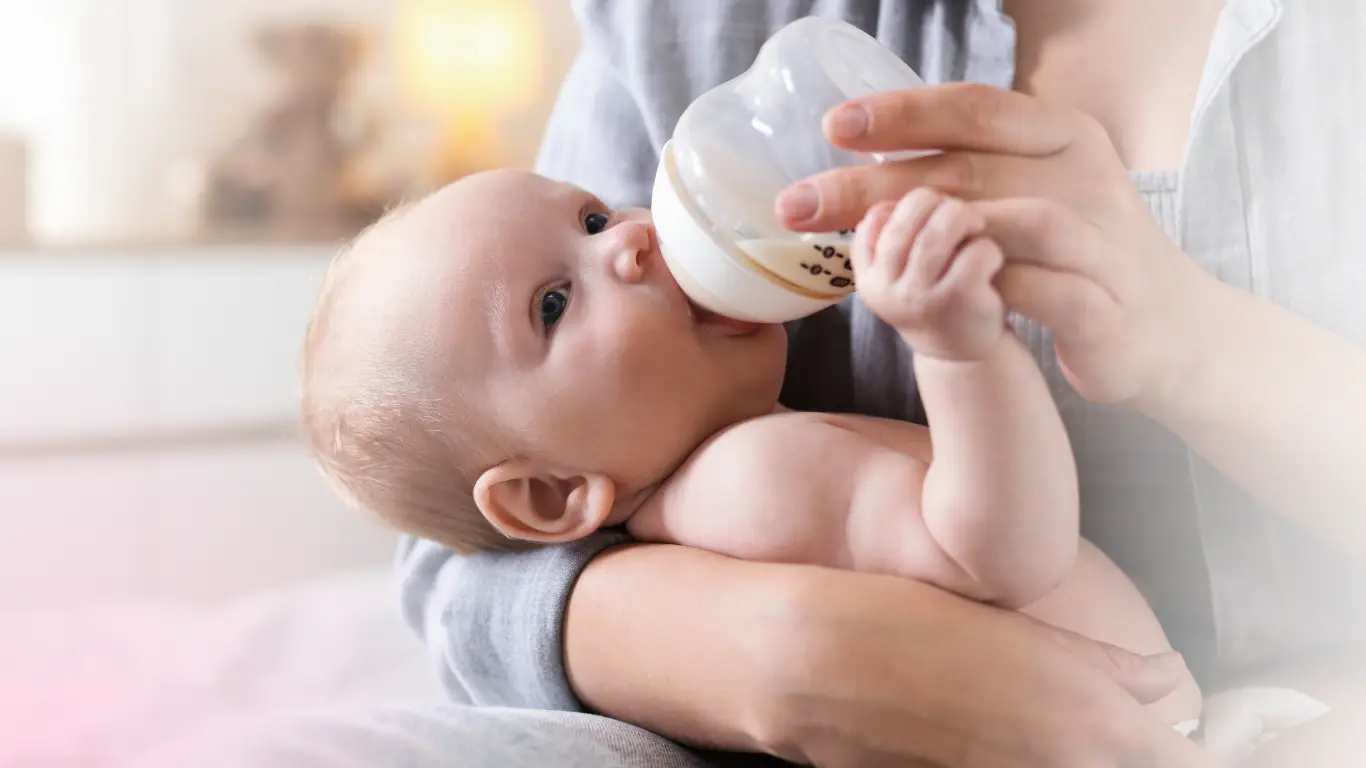 Feeding a Newborn in the First Weeks: What’s Normal (and What’s Not)
